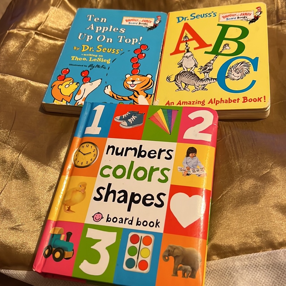 Books - Picture 3 of 3
